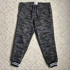 Todd Snyder Camouflage Joggers - Size Medium